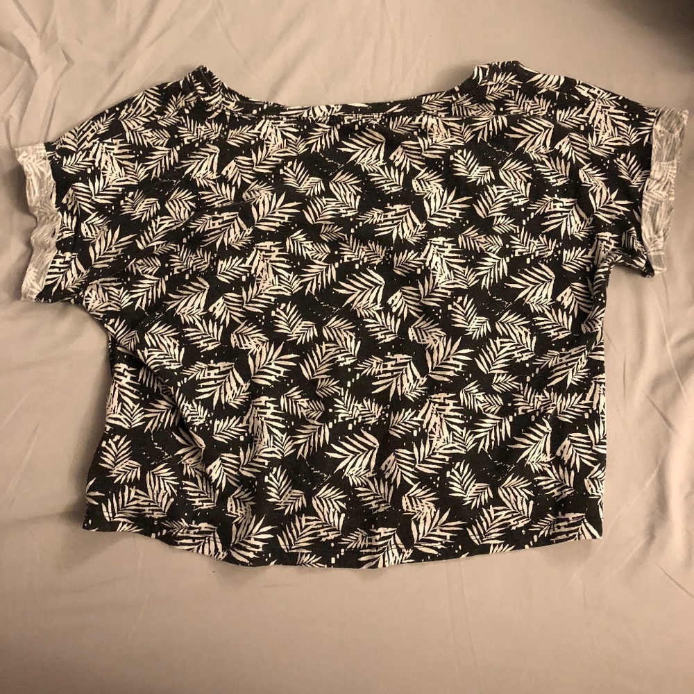 Leaf Pattern Crop Top